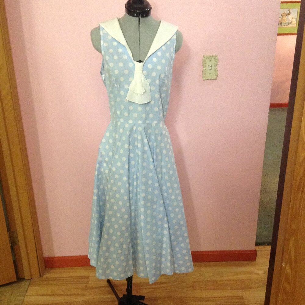 Retro Blue Polka-Dot Sleeveless Dress with White Collar